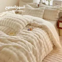  1 سيت لحاف مفرد فرو جميييل بشكل مو طبيعي! خامة فاخرة جودة عالية وثقيل جداً يعني ولا نفخة بوليستر