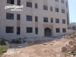  1 مساحة واسعة بموقع مميز