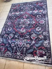  1 سجاده منقوشه مبطنه بجلد محبب مانع للتزحلق  مستعمله بحاله جيده  بلون الزهري والازرق والابيض والاحمر