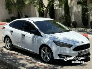  2 فورد فوكس سيدان للبيع