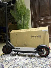  1 سكوتر كهربائي بحالة الوكالة للبيع