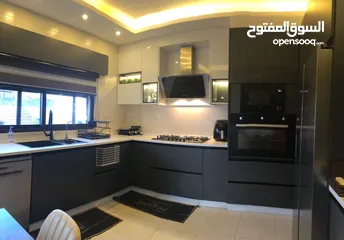  5 شقة في ام اذينة للبيع بسعر لقطة
