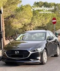  1 مازدا زوم 3 SkyActive مايلد هايبرد 2023 وارد الخياط عداد 43 ألف فقط كرت ابيض