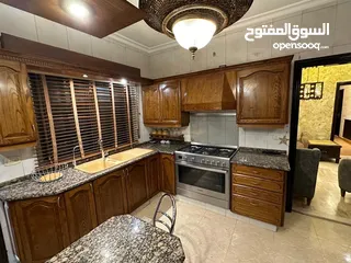  9 شقة مفروشة للايجار في الصويفية ( Property 39850 ) سنوي فقط