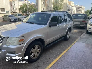  1 Ford Explorer 2010