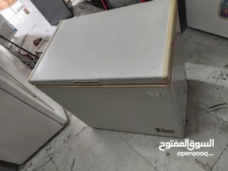  17 Hitachi refrigerator fridge is very good condition and good working
