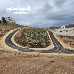  2 524 م للبيع في بيرين على 3 شوارع جميع الخدمات