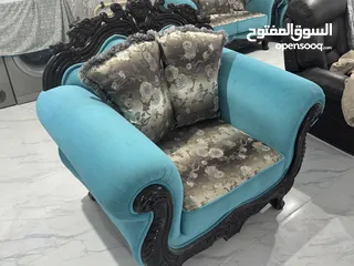  1 كنب و طاولة وسط و غرفتين نوم وحدة