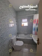  5 شقة فارغة - شارع مكة - 3نوم 1ماستر - 268م - بإطلالــــه مميزة - قرب الخدمات العامة