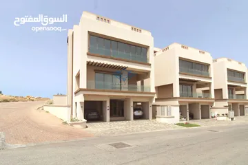  1 #REF935    Golf View 4BR+Maidroom Villa for Rent in Muscat Hills
