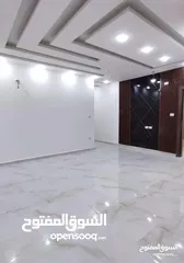  12 شقة مميزه مساحتها 160م او مع روف 200 م في الحي الشرقي
