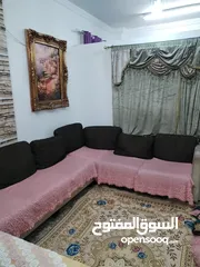  3 للبيع دولاب ايكيا و تسريحة  و ركنة حرف L و سفرة مع 4 كراسي