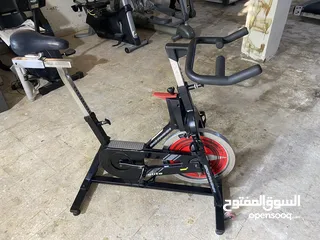  9 ‏Life fitness  ‏يحمل وزن 200 كيلو  ‏