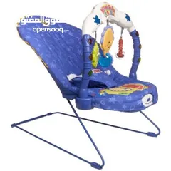  3 كرسي هزاز للاطفال من الولادة وحتى السنتين من ماركة fisher price لون ازرق مع هيكل ازرق سهل الاستخدام