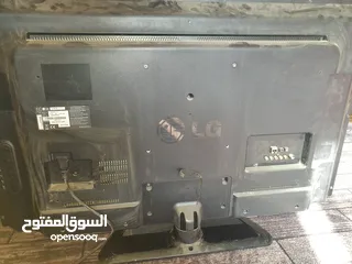  2 شاشه ال جي سمارت بحاله الوكاله 42 بوصه LG Smart