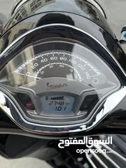  19 Vespa PIAGGIO GTS300 / Super clean / Black