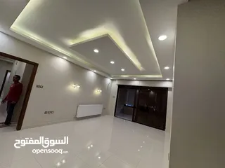  23 شقة من فيلا - ام أذينة - 3نوم 1ماستر - 350م - ارضي - مدخل مستقل - قرب الخدمات