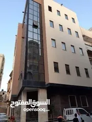  1 مبنى خدمي للبيع مكانه شارع الصريم يتكون المبني من 5طوابق