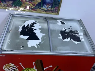  4 براد وعارضه مقبلات. ومجمدة موطا ومجمده عادية