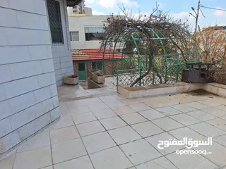  9 فيلا مميزة مطله على مرتفعات جرش والسلط  للبيع