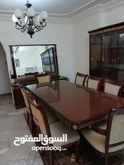  10 غرفة سفرة إيطالية أصلية ماركة فيرساتشي مميزة جدا للبيع بالسعر جدا