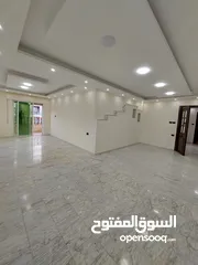  5 لقطه 240م وروف 120م في الجبيهه حي الريان بسعر مغري من المالك بسعر حرق