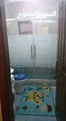 9 شقة أرضي وسط مع موقف تحت البناية