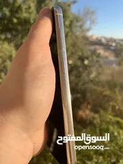  19 سامسونج اس 23 عادي 128 جيجا 8 جيجا رام جهاز بالنايلون ولا ربع خدش شريحتين فعليات