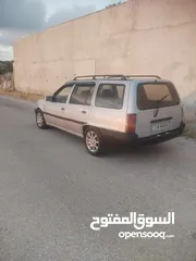  14 اوبل كدت ستيشن موديل 88 محرك 1600 انجكشن فحص قير عادي مرخصه ترخيص طويل