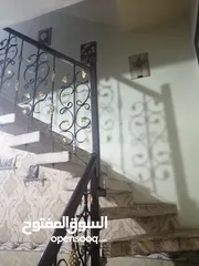  8 بيت 3 طوابق للبيع