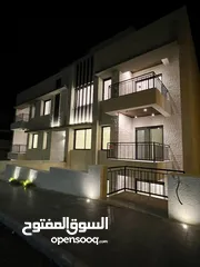  8 باقي 3 شقق مشروع الحمر 4 بمساحه 250 متر 4 غرف نوم