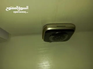  7 عندي ساعة ابل اصلي وسماعات ابل للبيع الساعة شريتها 400 وسماعات 300 شغلات ميه بالميه بدي ابيعهم 350