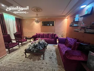  4 طقم كنب مع سجاده وطاولات للبيع وملحقات أخرى