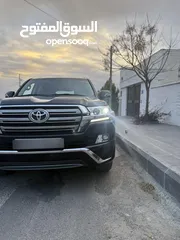  5 Toyota Land Cruiser VXR V8 Black Edition 2017