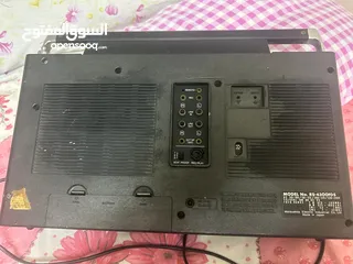  1 جهاز استريو مسجل وراديو موديل قديم