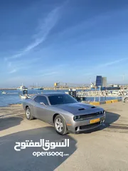  2 دودج تشالنجر SXT محول بالكامل SRT ف قمة النظاقه