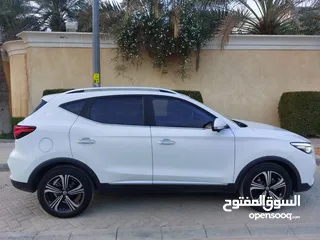  8 -	إم جي ZS  2022  وكالة أعلى فئة ( لاكجيري ) ممشي قليل