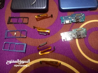  2 قطع غيار سامسونج ( A12 و m13 ) بحالة ممتازة