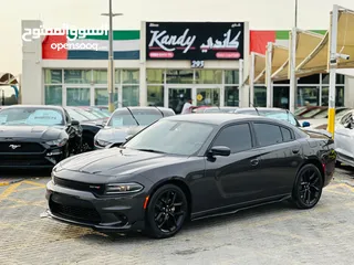  1 DODGE CHARGER SXT 2021