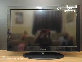  1 Samsung LCD TV 32"