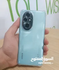  5 هونور 200 برو للبيع  بحالة الجديد مستعمل 3 شهور الجهاز غني عن التعريف جهاز ما شاء الله مميز وخارق