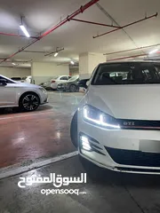  10 مامون غريب