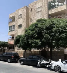  3 شقة للبيع بحي عدن من المالك  مباشرة والسعر قابل للتفاوض وسيتم خصم اي مبلغ صيانة من المبلغ