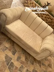  2 طقم كنب 7 مقاعد بحالة الوكالة  بسعر مغري