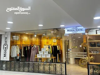  4 أخلاء بوتيك موقعه القرم Evacuating boutique located in Al-Qurm