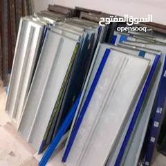  5 رفوف حائط + وسطي بحال لوكاله للبيع للجادين فقط الاتصال