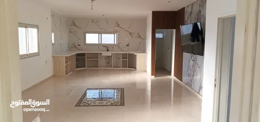  10 للبيع شقة مشطبة اولها شيك واخرها شيك