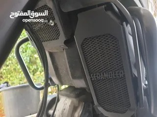  2 قابل للبدل على سيارة اقتصادية Ducati Scrambler 2015