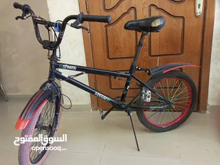  1 بسكليت BMX بحاله ممتازه و سعر خرافي للبيع او البدل على بسكليت 26