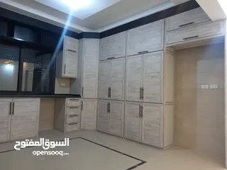  6 شقة فاخرة مع روف فاخر للبيع بسعر مغري